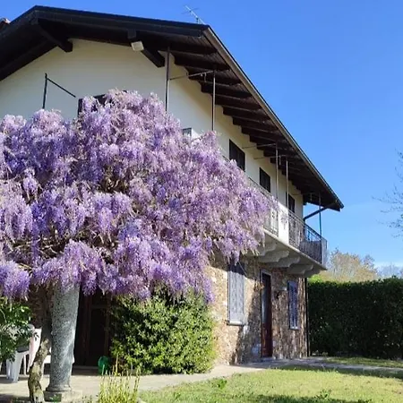 בית נופש Casale Cadeloro Nebbiuno